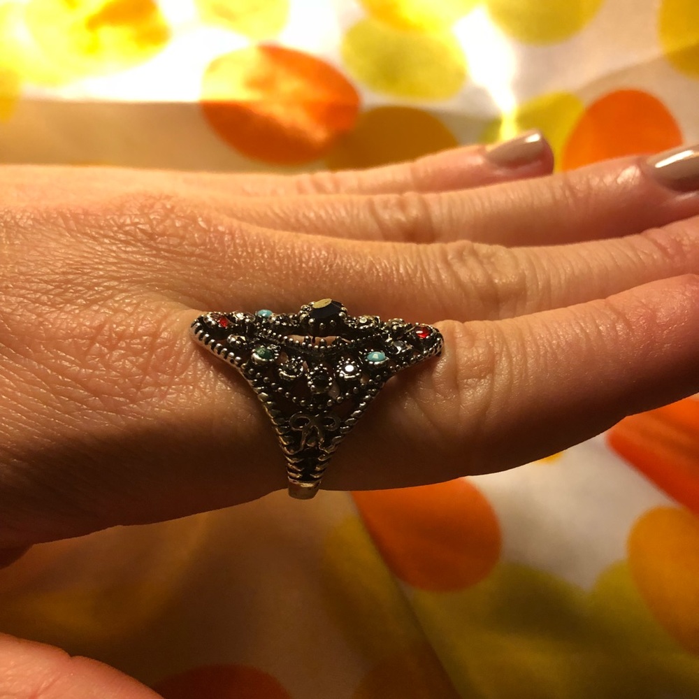 Solemn Carved Pattern Inlaid Crystal Ring - Picture 3 of 6